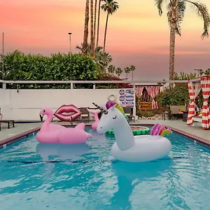 Float - Adults Only Hotel